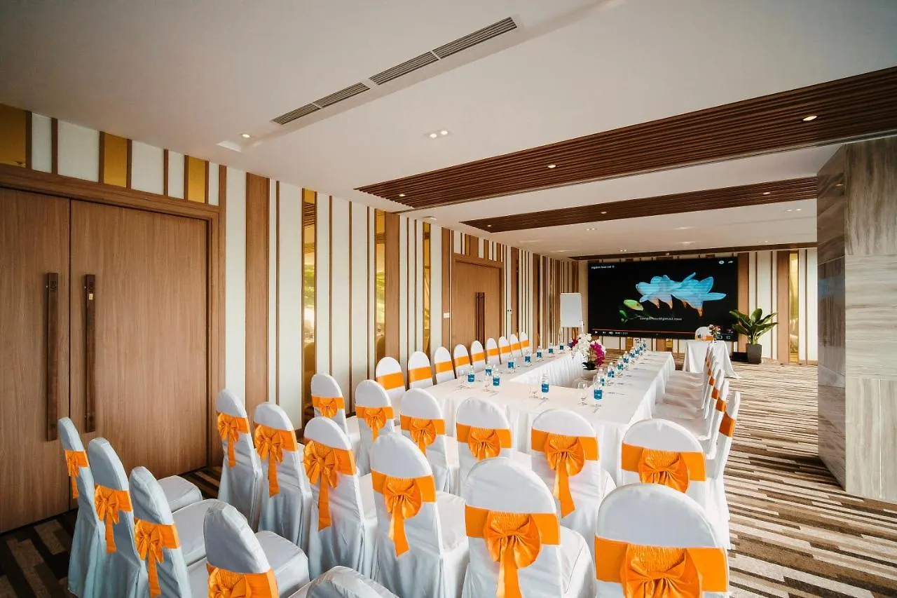 Navada Beach Hotel Nha Trang 4*,